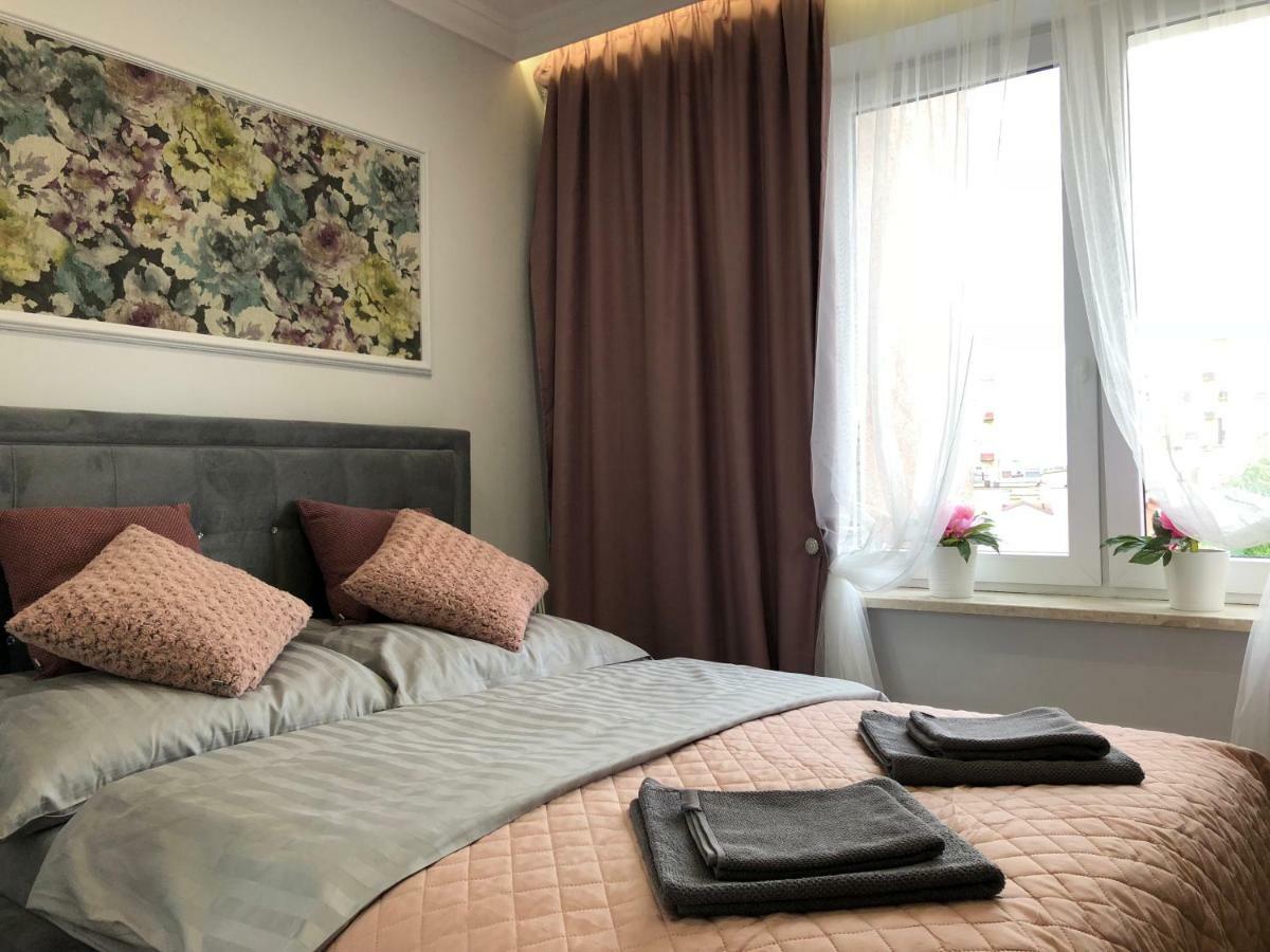 Family & Business Sauna Apartments Paderewskiego Sienkiewicza No2 Centrum Downtown - 2 Bedroom With Private Sauna, Bath With Hydromassage, Parking Kielce Exteriör bild
